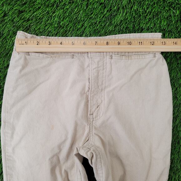 Vintage 70s LEVIS Flared Pants Women 1/2 26x32 Corduroy USA - Picture 15 of 16